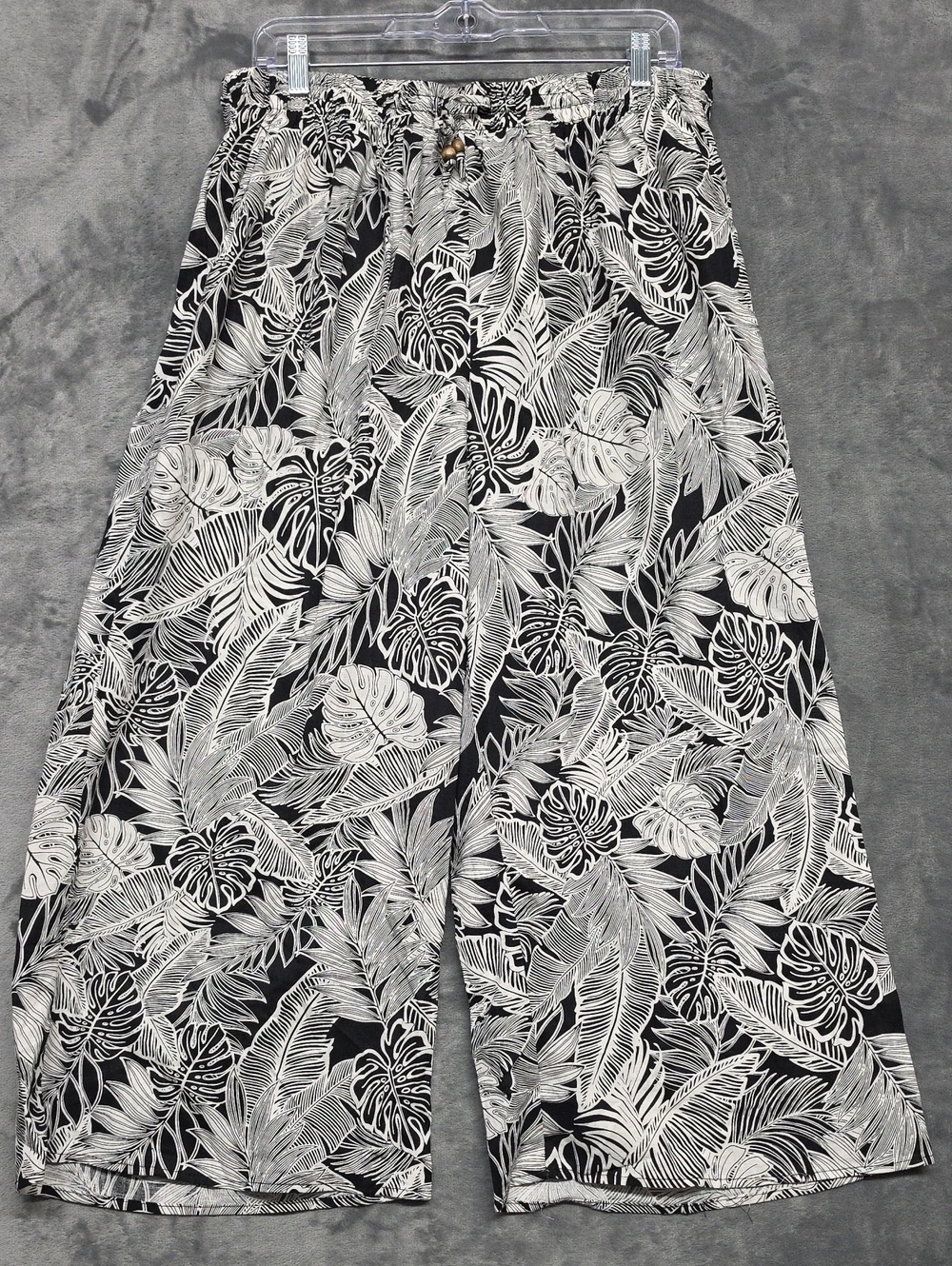 Jones New York Black and White Tropical Leaf Wide-Leg Pants - Picture 1 of 6